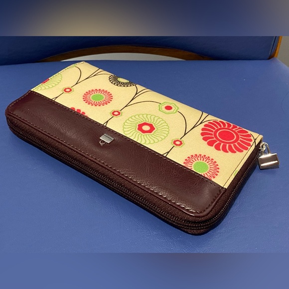 New Rare Billy Bag London vanilla Hana print zip-around wallet - Picture 14 of 16